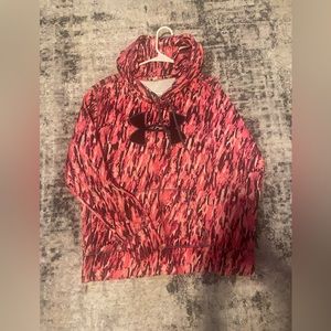 Size medium under armor in good condition